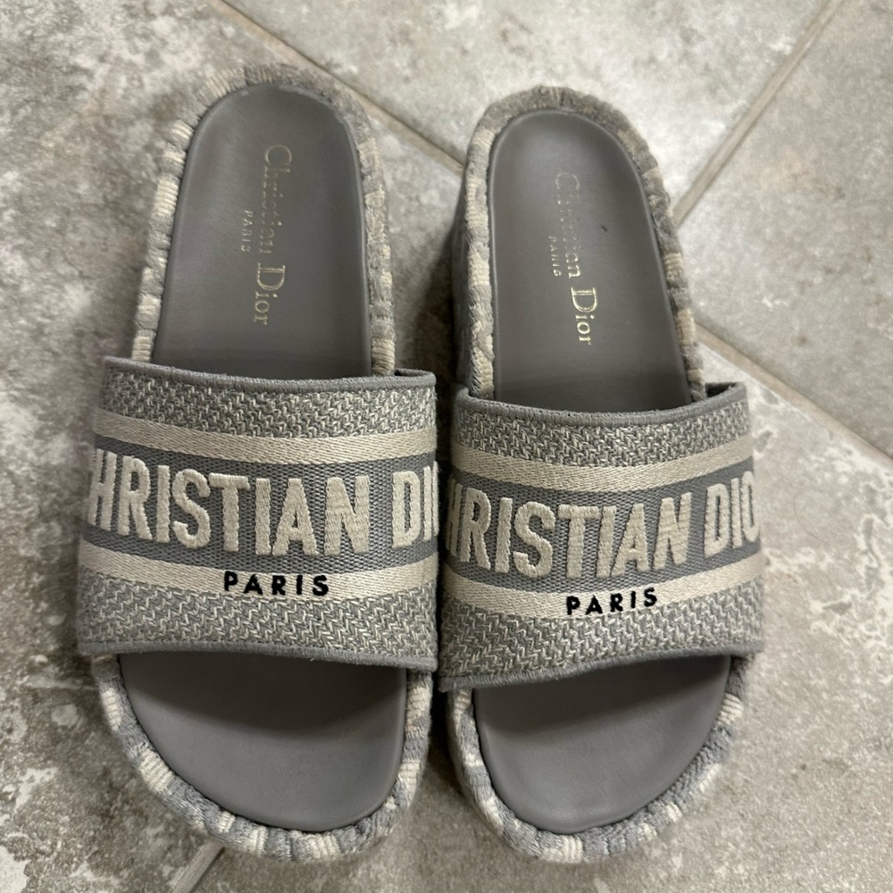 Christian Dior flat form - Picture 2 of 3